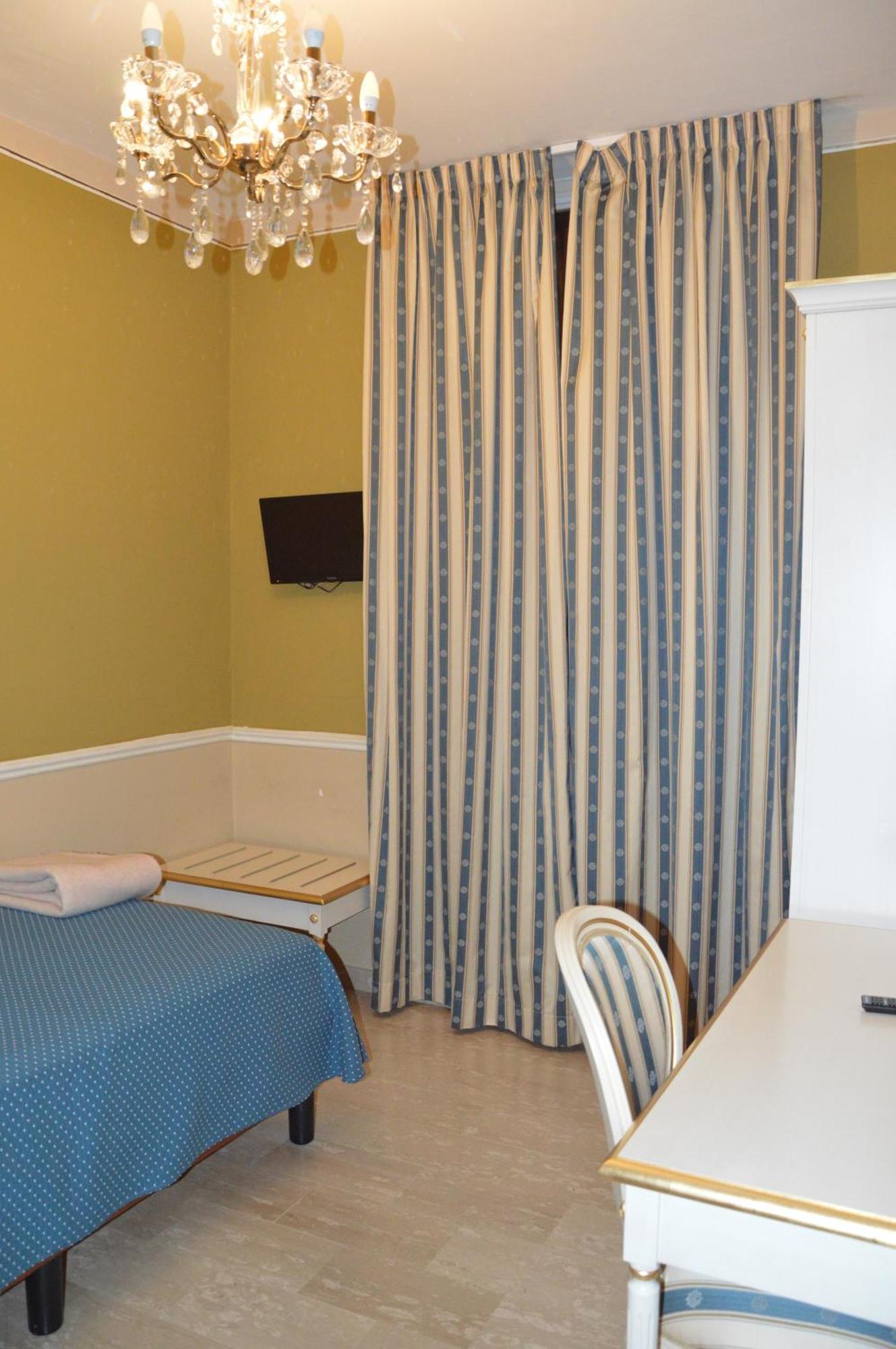 Nouvel Hotel Des Bains Pesaro Værelse billede