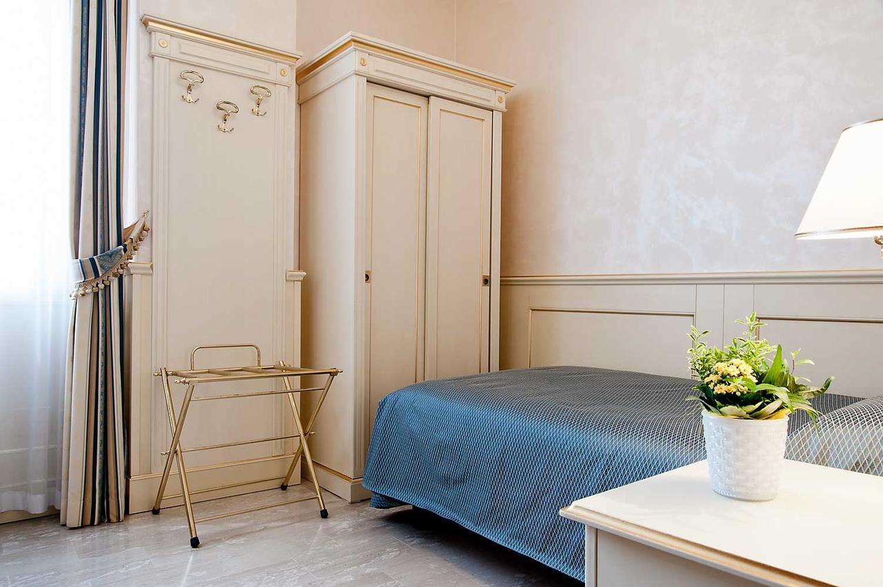 Nouvel Hotel Des Bains Pesaro Eksteriør billede